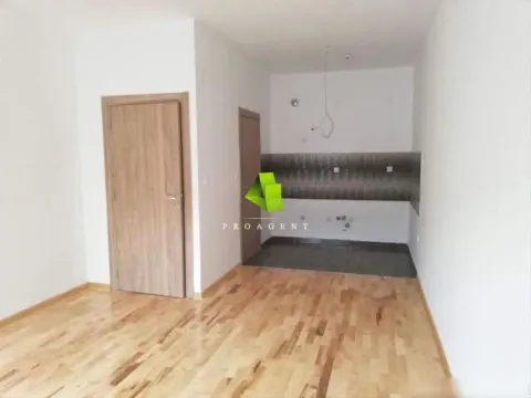 Rent, office space, 56m², Medijana, Niš