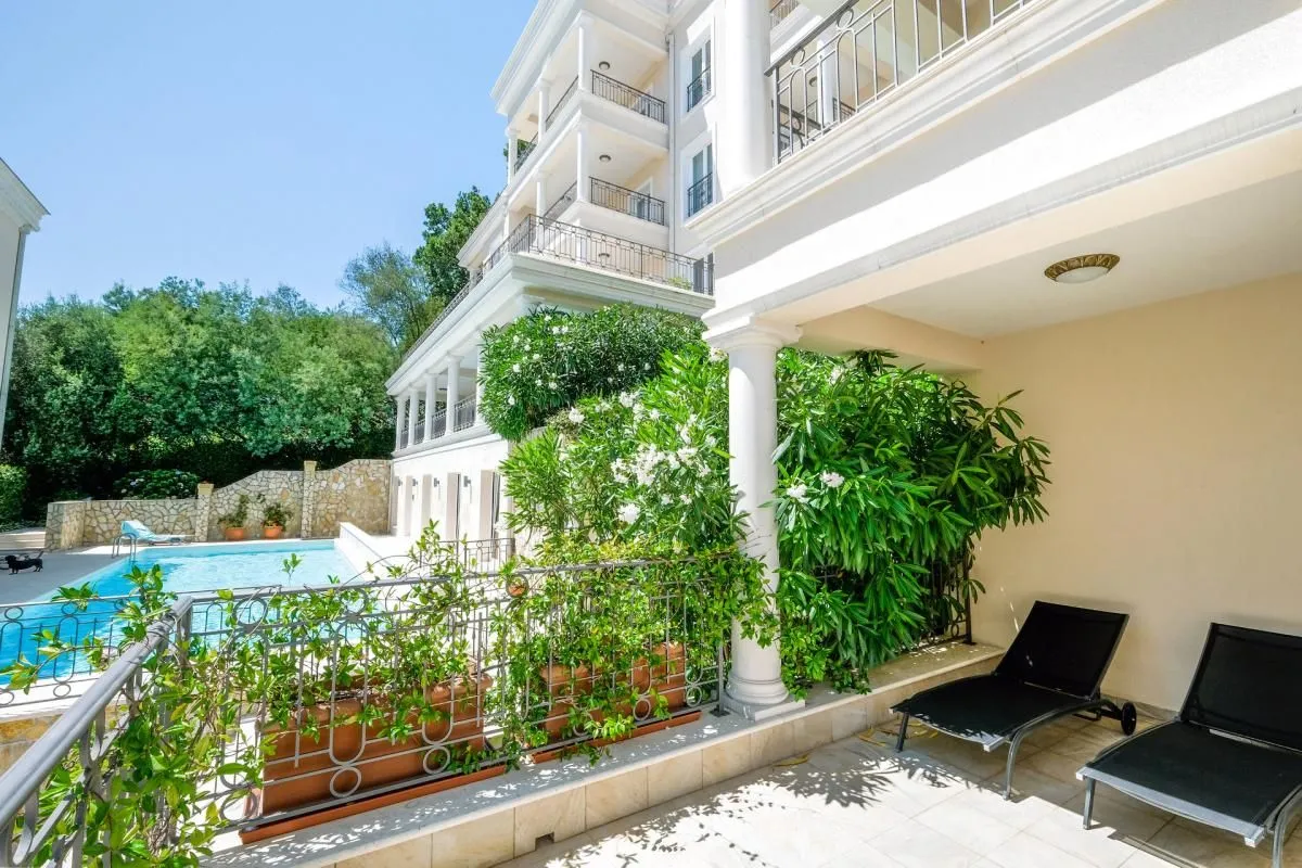 Prodaja, trosoban stan, 166m², Đenovići, Herceg Novi