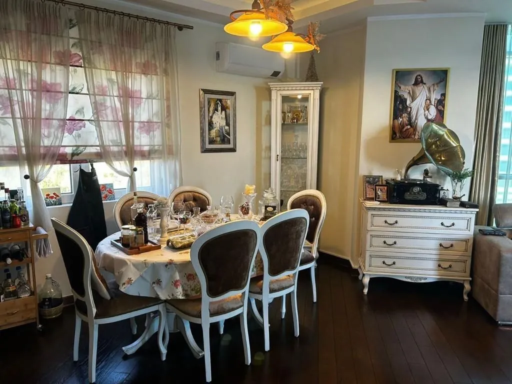 Prodaja, dvosoban stan, 88m², Bečići, Budva