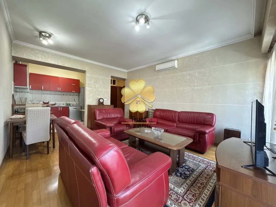 Izdavanje, jednosoban stan, 60m², Centar, Podgorica