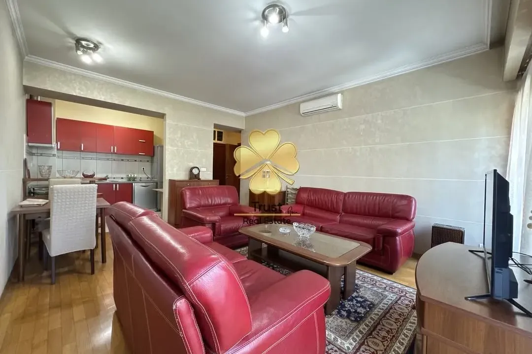 Izdavanje, jednosoban stan, 60m², Centar, Podgorica