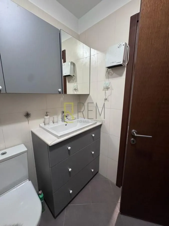Izdavanje, jednosoban stan, 44m², Gorica C, Podgorica