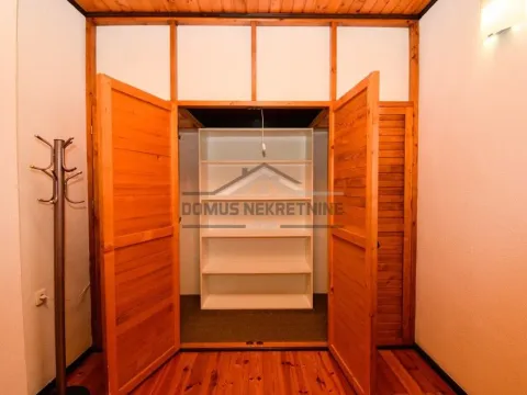 Izdavanje, kuća, 250m², Stari Aerodrom, Podgorica - image 15