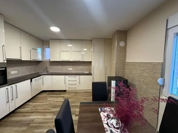 Rent, house, 70m², Tološi, Podgorica