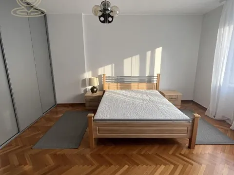 Izdavanje, trosoban stan, 61m², Stari Grad, Beograd - image 5