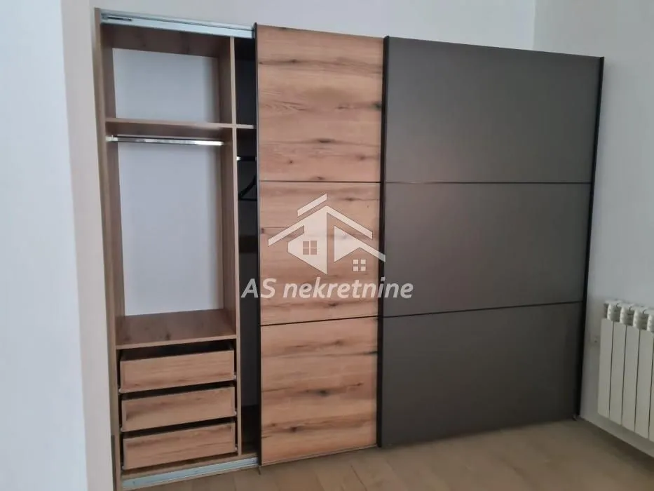 Izdavanje, stan, 240m², Savski Venac, Beograd