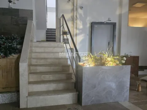 Izdavanje, poslovni prostor, 330m², Čukarica, Beograd - image 4