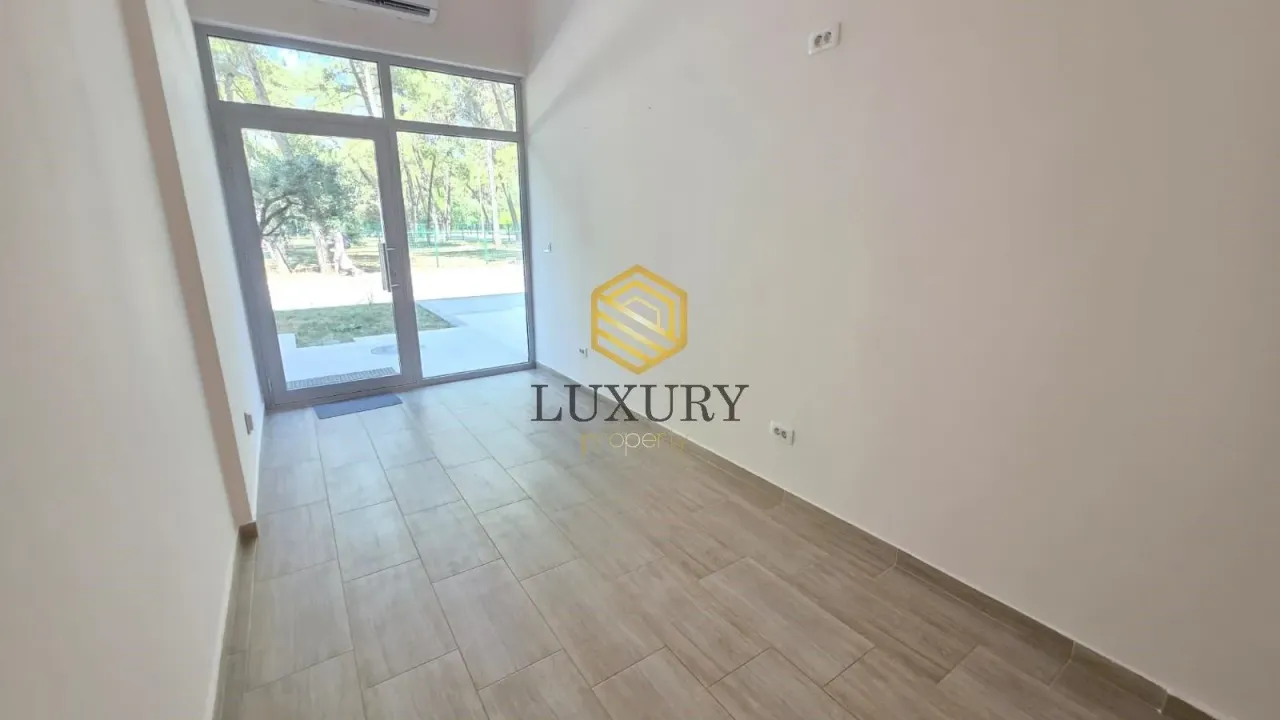 Izdavanje, dvosoban stan, 57m², Tološka šuma, Podgorica