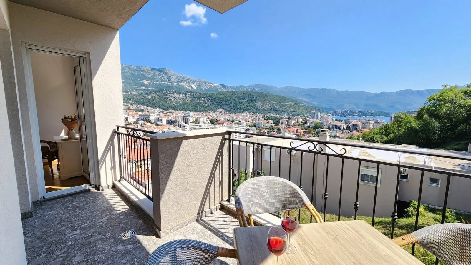 Rent, three bedroom apartment, 65m², Budva, Crna Gora