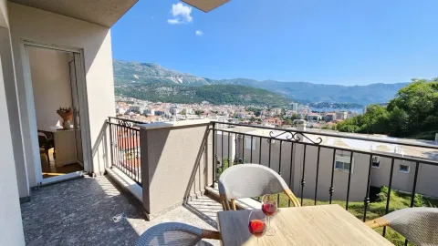 Rent, three bedroom apartment, 65m², Budva, Crna Gora - image 8