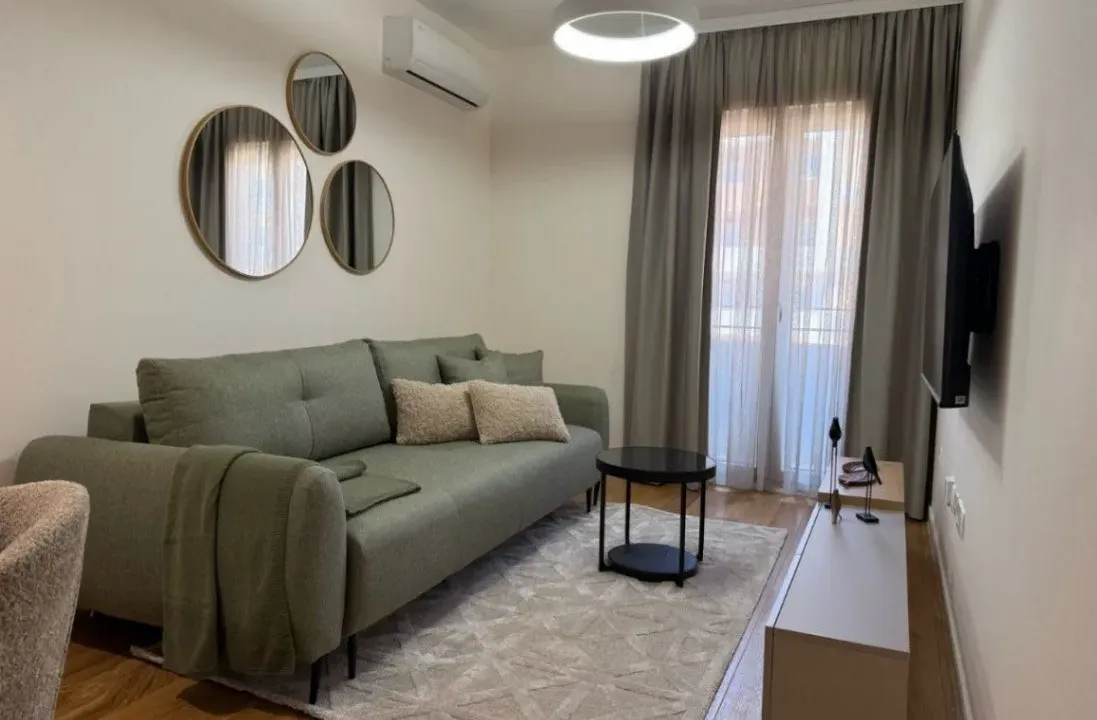 Izdavanje, jednosoban stan, 40m², Central Point, Podgorica