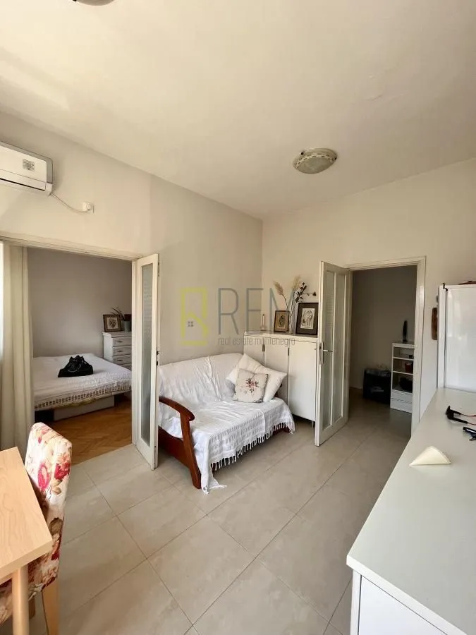Prodaja, jednosoban stan, 40m², Centar, Tivat