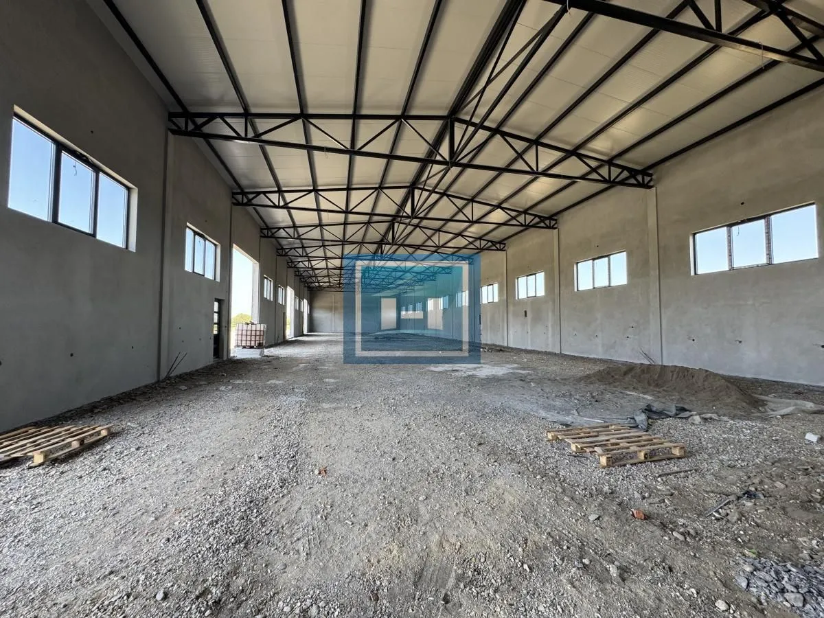 Rent, office space, 1100m², Jagodina, Srbija