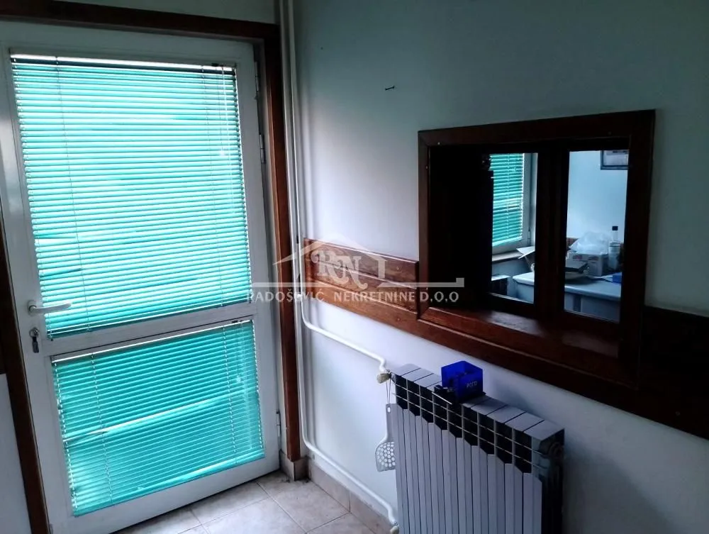 Rent, office space, 1019m², Šimanovci, Pećinci