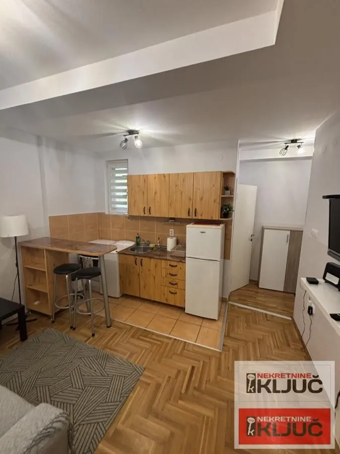 Prodaja, jednosoban stan, 25m², Centar, Novi Sad