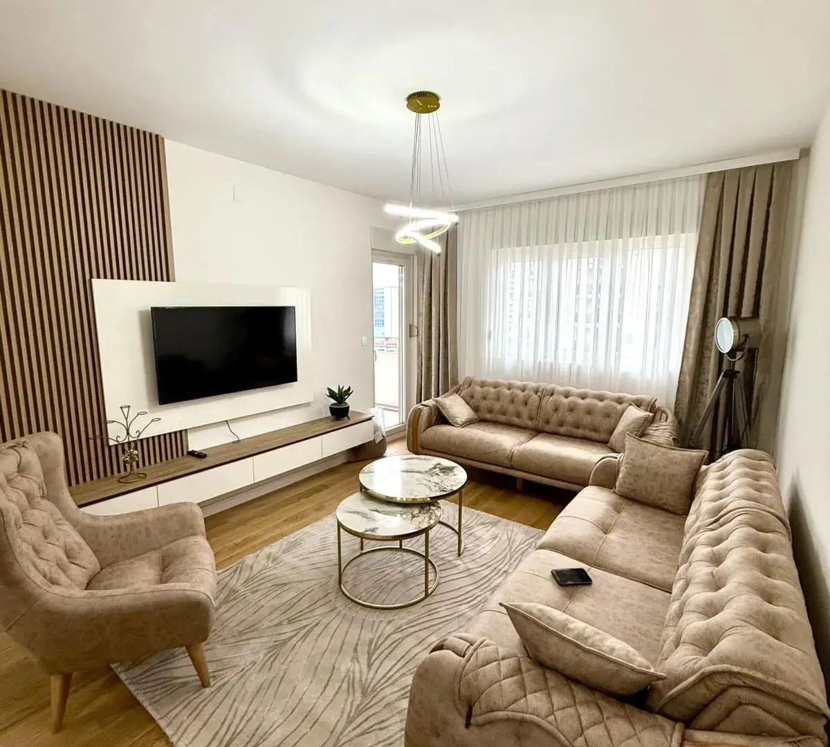Izdavanje, dvosoban stan, 60m², Central Point, Podgorica
