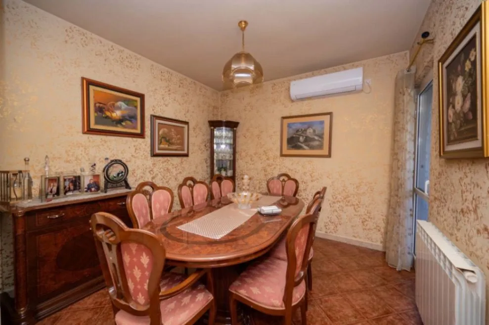Prodaja, kuća, 250m², Donja Gorica, Podgorica