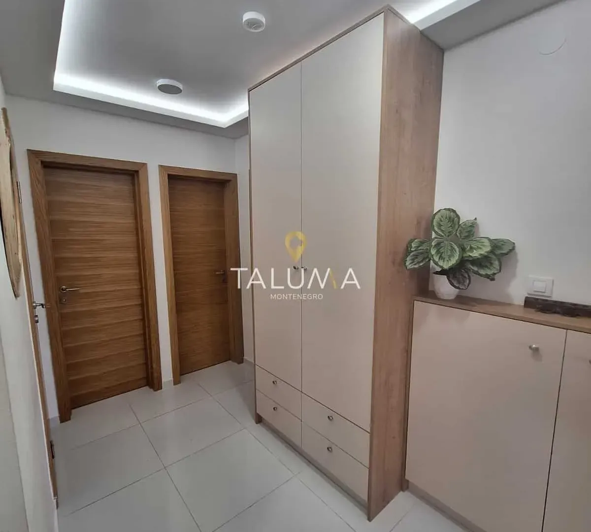 Prodaja, trosoban stan, 89m², Centar, Podgorica