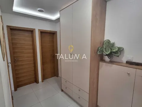 Prodaja, trosoban stan, 89m², Centar, Podgorica - image 10