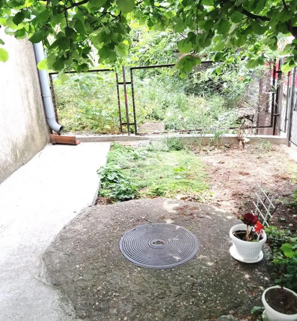 Prodaja, kuća, 52m², Uciteljsko Naselje, Zvezdara Sve Podlokacije