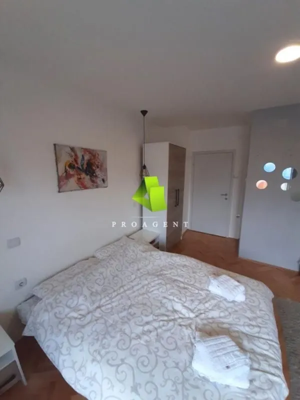 Prodaja, trosoban stan, 80m², Palilula, Niš