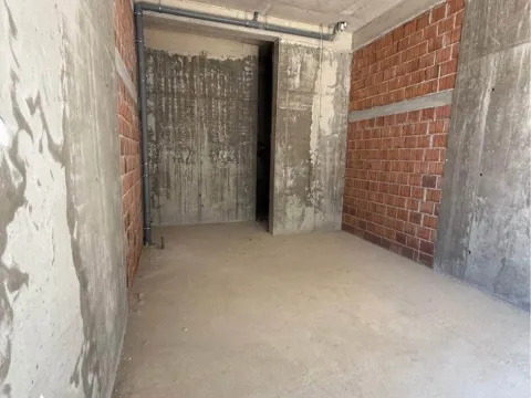 Izdavanje, poslovni prostor, 36m², New City, Podgorica - image 3