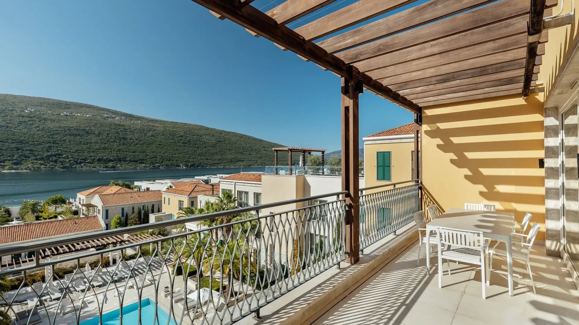 Prodaja, dvosoban stan, 290m², Portonovi, Herceg Novi
