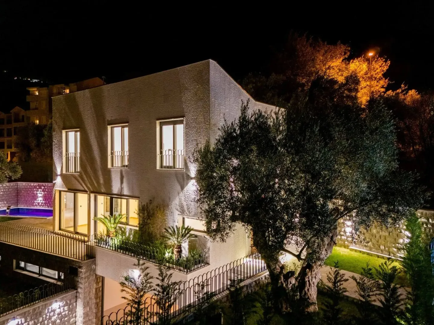 Prodaja, kuća, 240m², Kamenovo, Budva