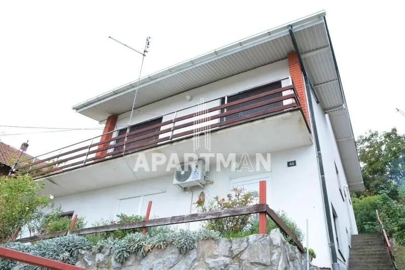 Prodaja, kuća, 330m², Centar, Topola