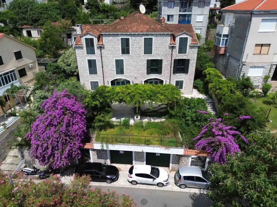 Prodaja, kuća, 300m², Topla, Herceg Novi