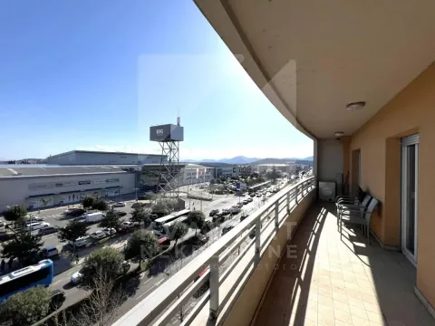 Izdavanje, dvosoban stan, 75m², City Kvart, Podgorica - image 15