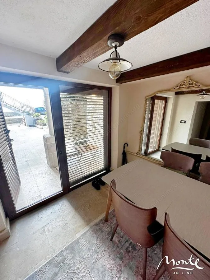 Prodaja, jednosoban stan, 57m², Tivat, Crna Gora