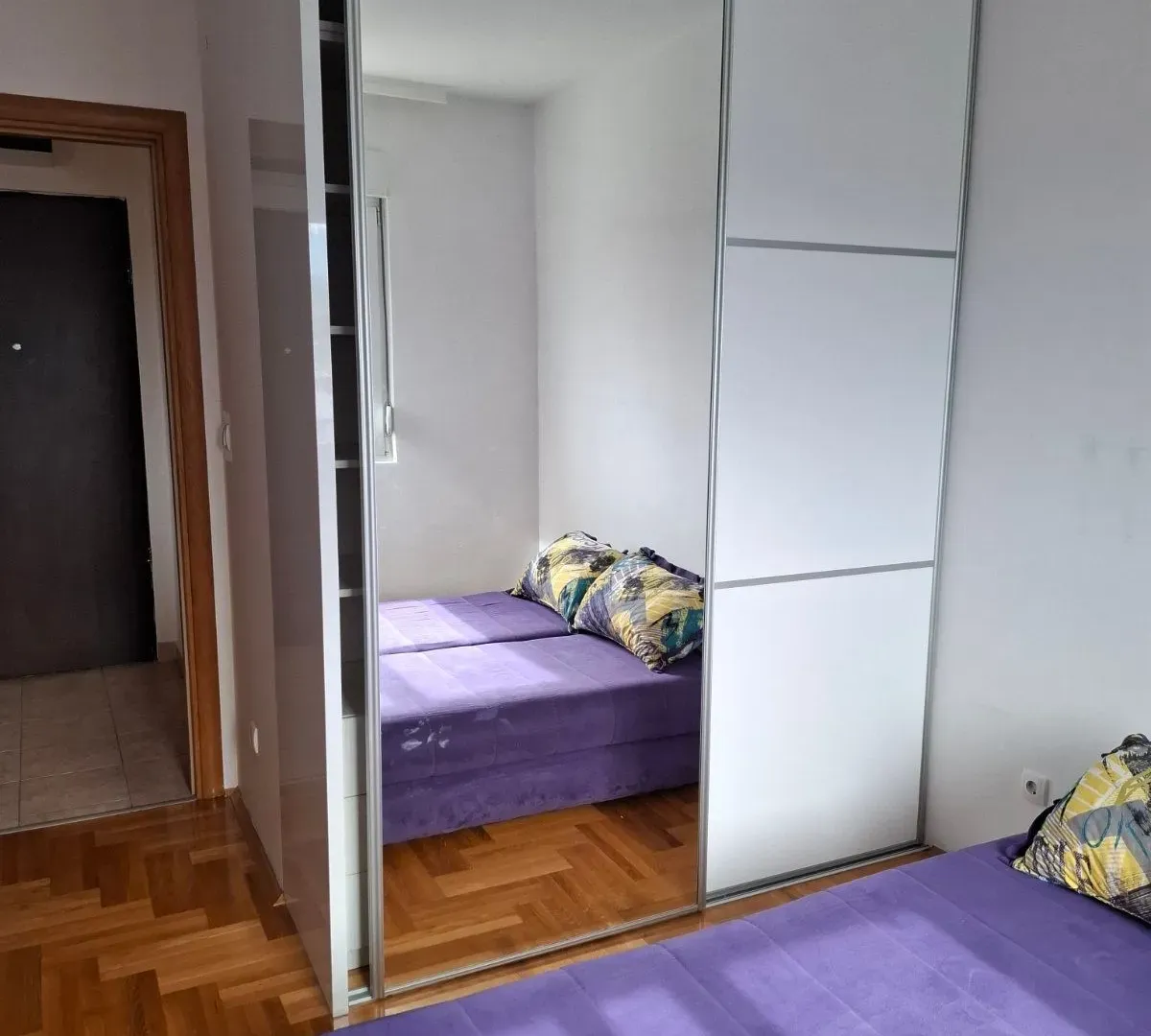 Izdavanje, jednosoban stan, 45m², Stari Aerodrom, Podgorica
