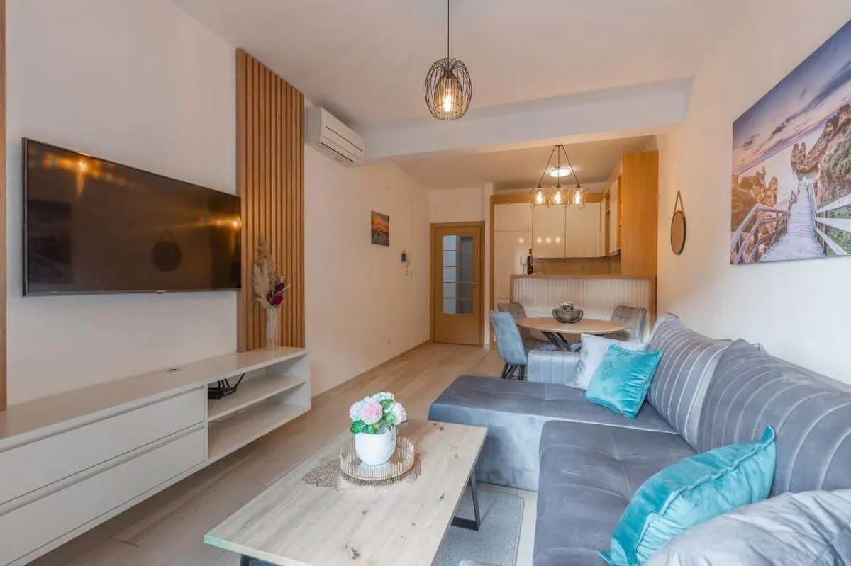 Prodaja, dvosoban stan, 61m², Pržno, Budva