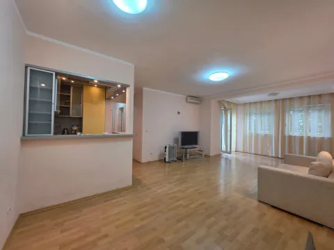 Prodaja, dvosoban stan, 70m², Budva, Crna Gora