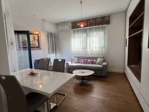 Izdavanje, garsonjera, 32m², Centar, Bar - image 6