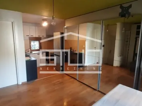 Prodaja, jednosoban stan, 27m², Kalenić Pijaca, Vračar Sve Podlokacije - image 2