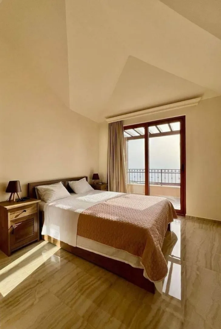 Izdavanje, kuća, 418m², Blizikuće, Budva