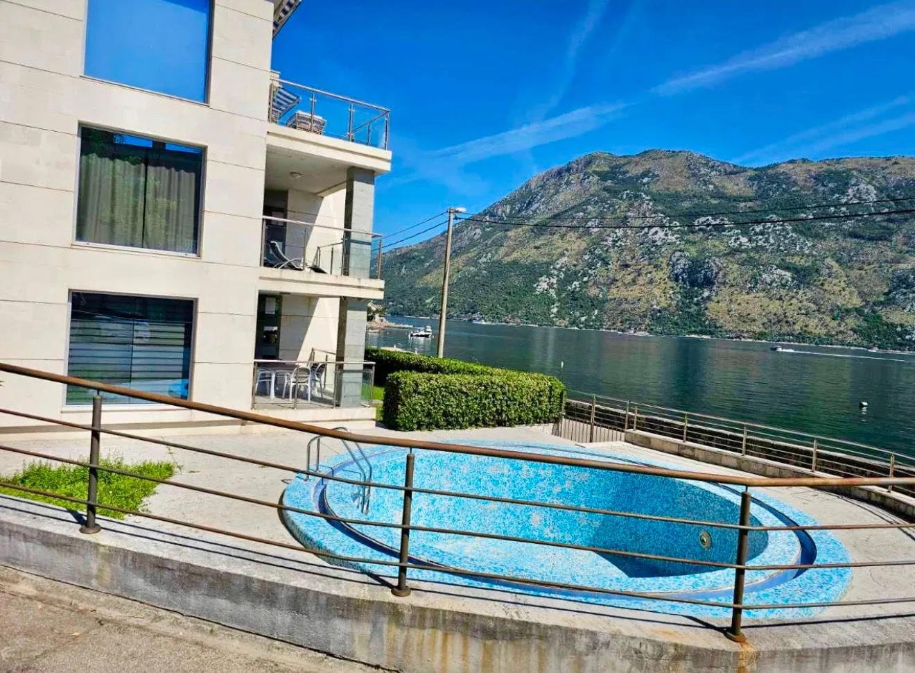 Sale, two bedroom apartment, 105m², Stoliv, Kotor