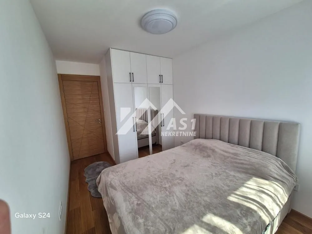 Izdavanje, jednosoban stan, 43m², Bulevar Oslobodjenja, Novi Sad Sve Podlokacije