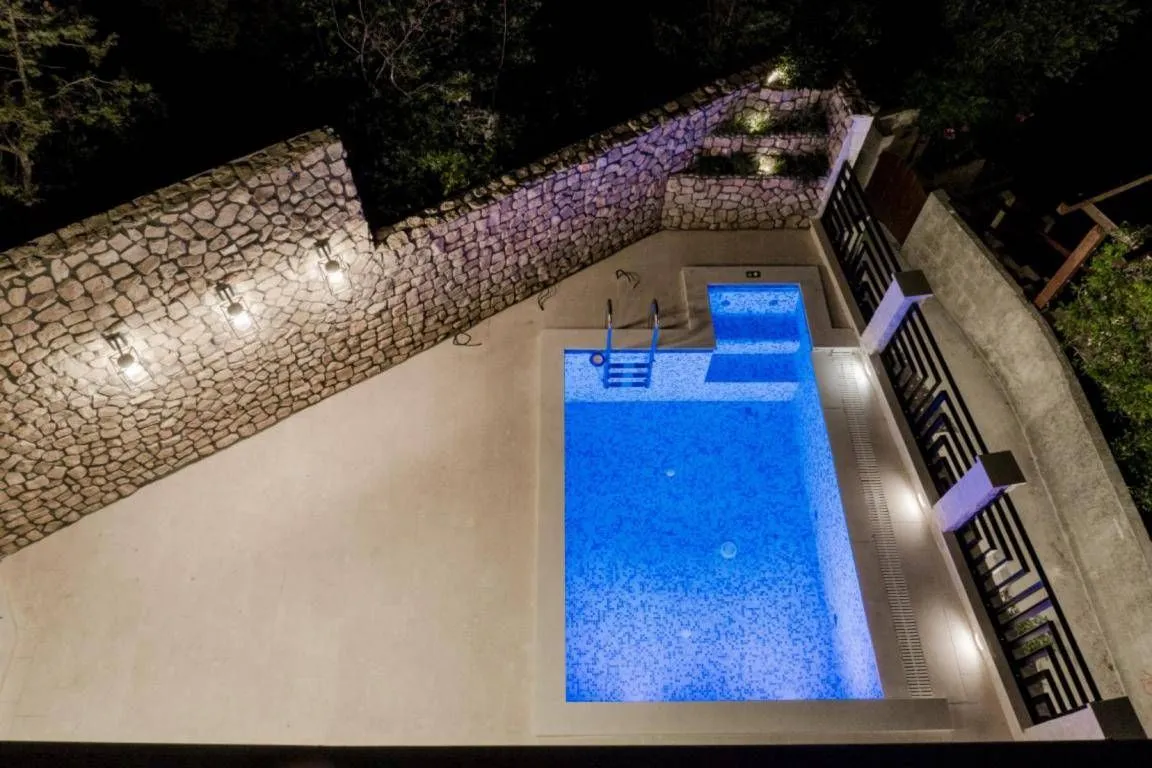 Sale, house, 285m², Perazića do, Budva