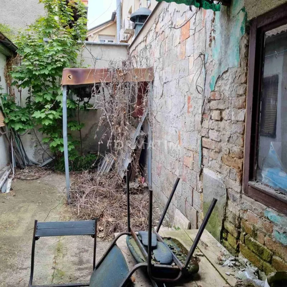 Sale, house, 45m², Zemun Sve Podlokacije, Beograd