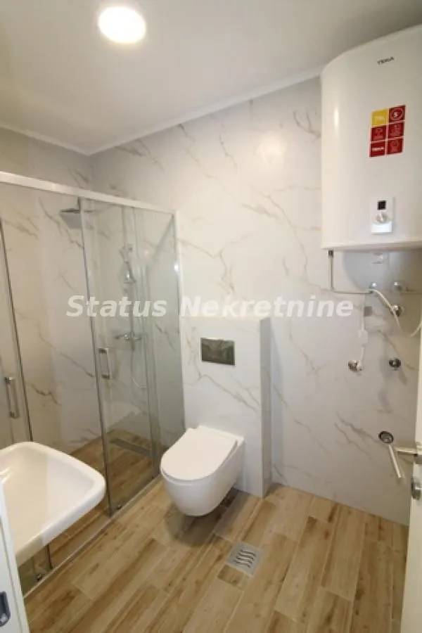 Prodaja, četvorosoban stan, 105m², Novi Sad, Srbija