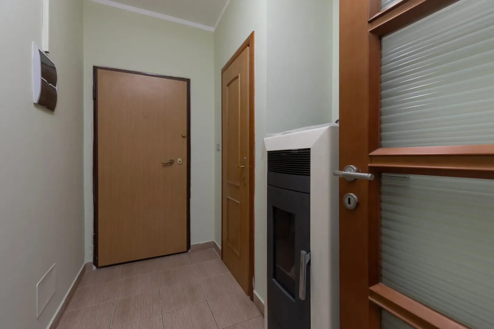 Prodaja, dvosoban stan, 106m², Tivat, Crna Gora