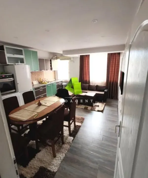 Izdavanje, trosoban stan, 54m², Palilula, Niš