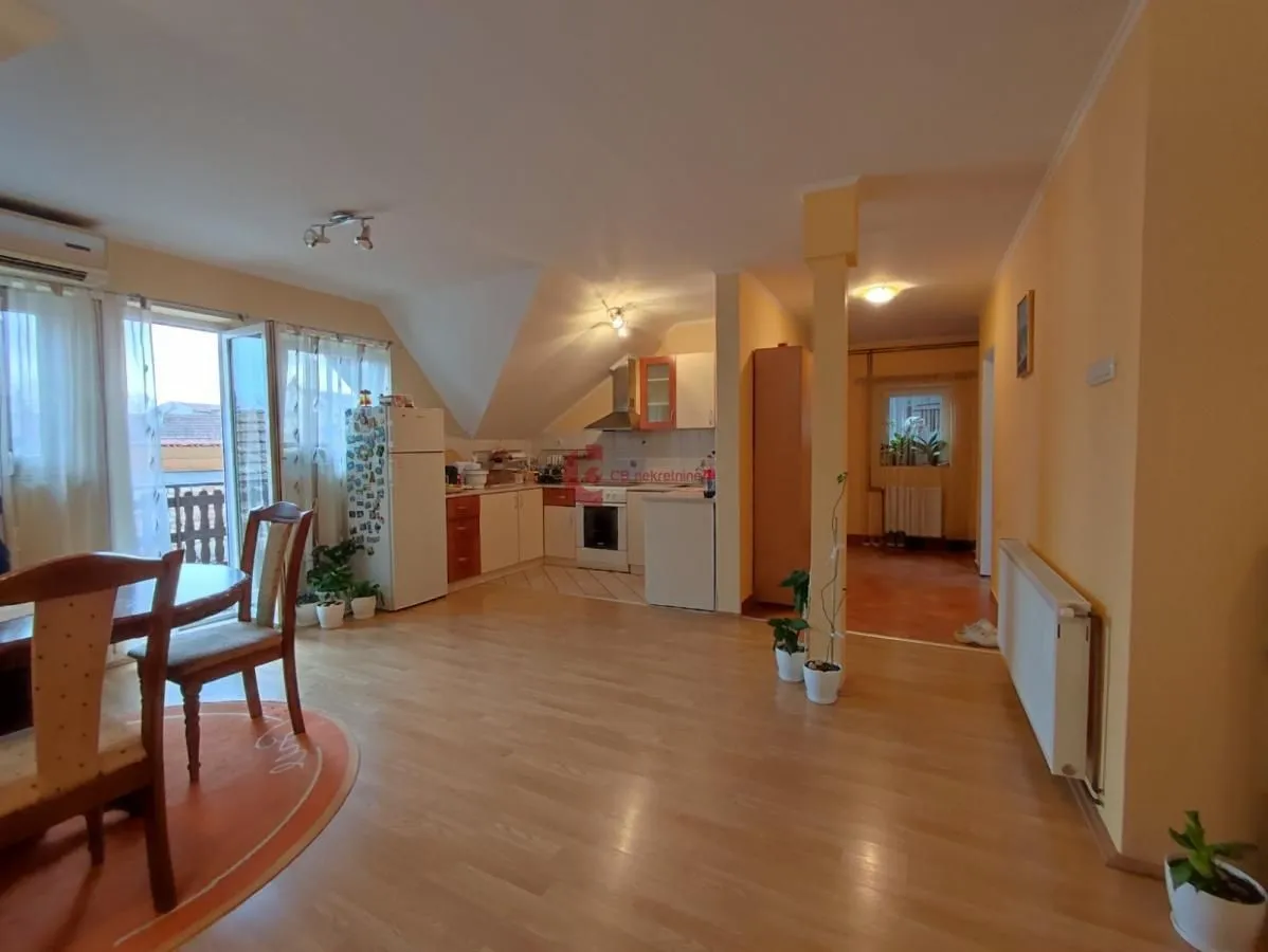 Prodaja, kuća, 224m², Dudova Šuma, Subotica
