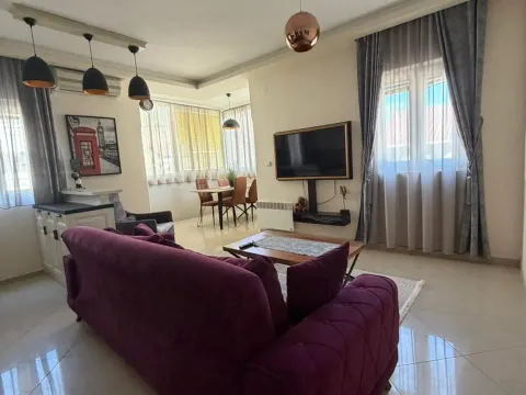 Rent, one bedroom apartment, 53m², Centar, Tivat - image 10