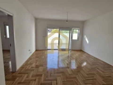 Izdavanje, poslovni prostor, 65m², Vračar Sve Podlokacije, Beograd