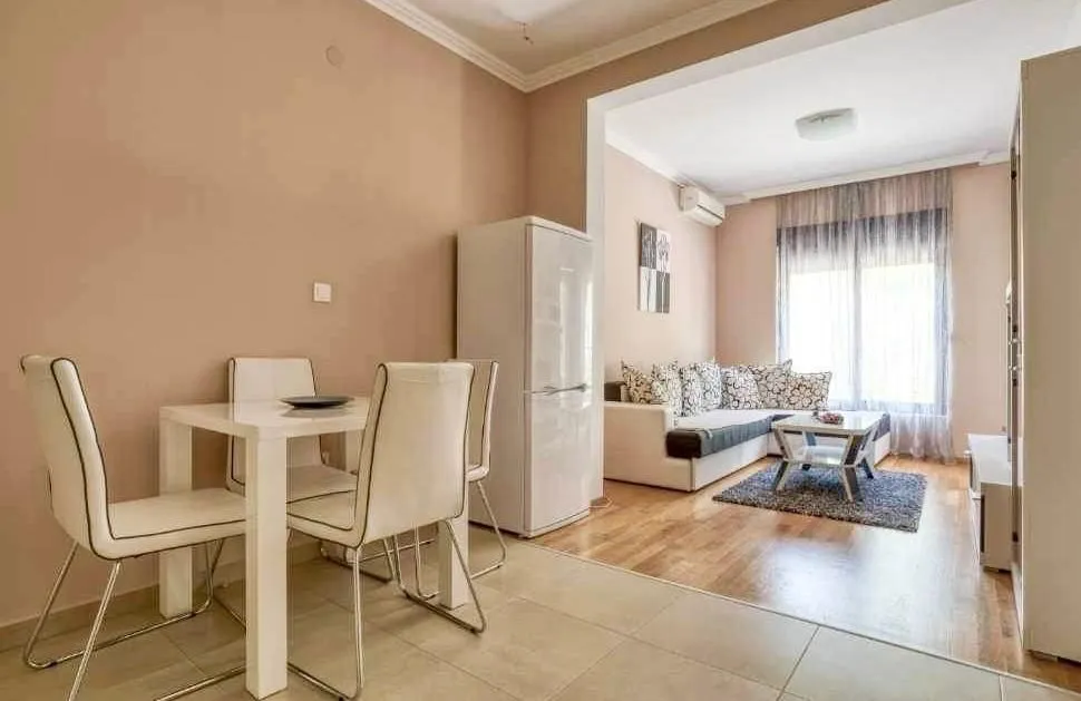Rent, one bedroom apartment, 55m², Bečići, Budva