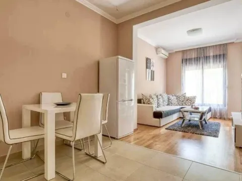 Rent, one bedroom apartment, 55m², Bečići, Budva - image 3